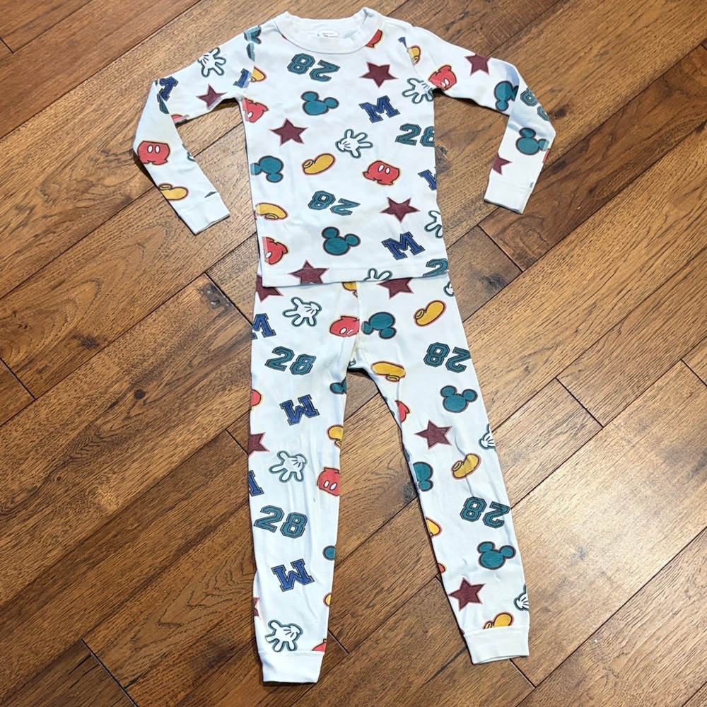 Hanna Andersson Pajama Set with Mickey Mouse print